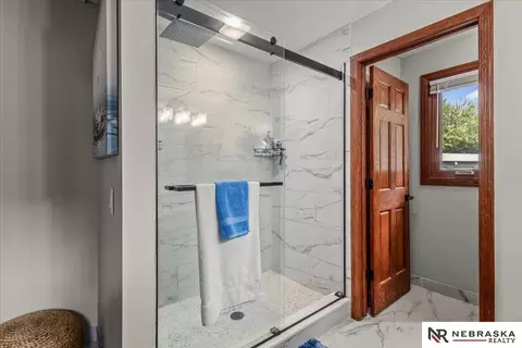 Bath - 230 E 18th St, Wahoo, NE 68066 photo 8 of 11