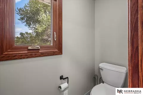 Bath - 230 E 18th St, Wahoo, NE 68066 photo 9 of 11