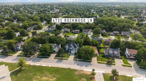6735 Rockwood Ln, Lincoln, NE 68516