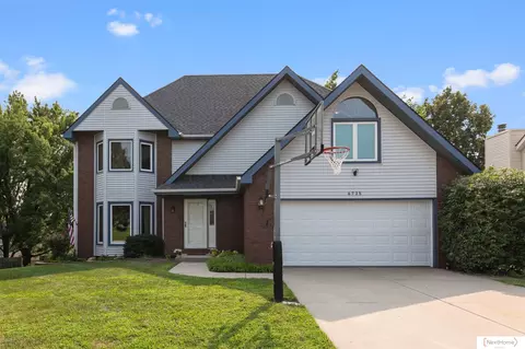 6735 Rockwood Ln, Lincoln, NE 68516