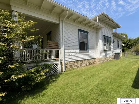 Exterior - 716 N 10th St, Beatrice, NE 68310 photo 5 of 5