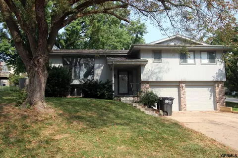 2212 N 121 St, Omaha, NE 68164