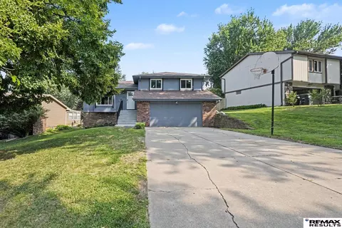 3323 S 158th St, Omaha, NE 68130