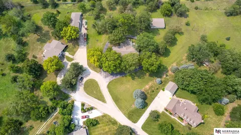 6101 Frontier Rd, Lincoln, NE 68516