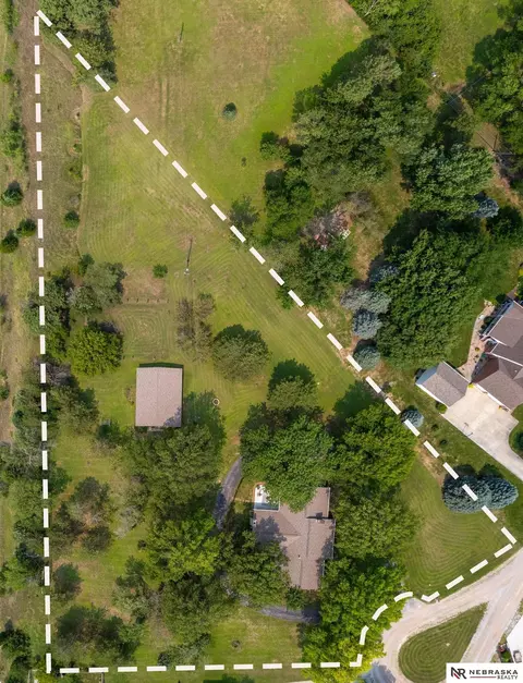 6101 Frontier Rd, Lincoln, NE 68516