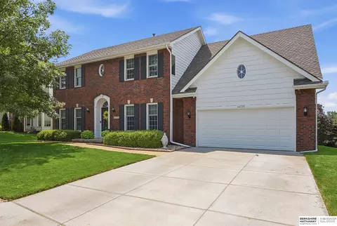 16135 Dewey Ave, Omaha, NE 68118