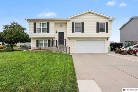 10821 N 136 St, Waverly, NE 68462