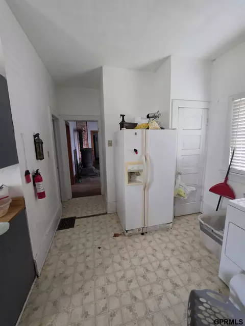 Entry Way - 303 3rd St, Edgar, NE 68935 photo 1 of 2