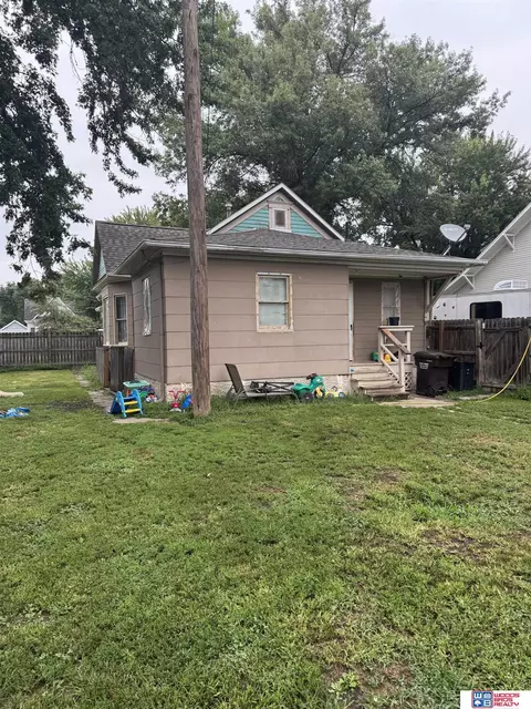 Exterior - 404 E 6th St, Stromsburg, NE 68666 photo 4 of 5