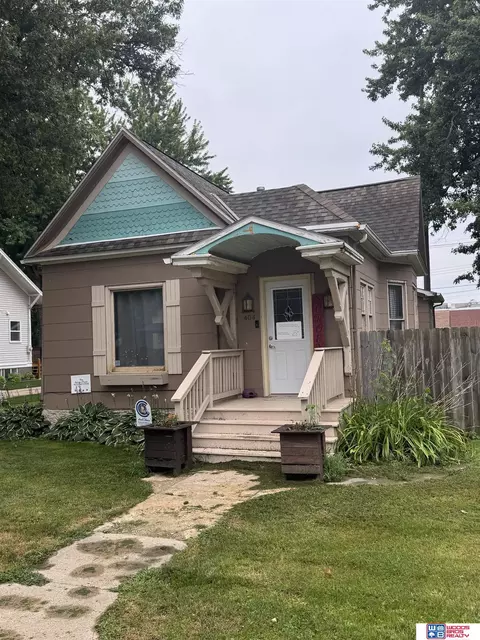 Exterior - 404 E 6th St, Stromsburg, NE 68666 photo 2 of 5