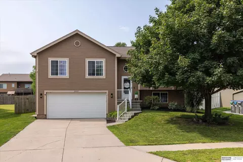 20907 Birch St, Gretna, NE 68028