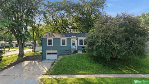 7416 Frederick Ave, La Vista, NE 68128