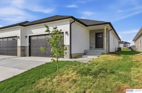 11755 S 125th St, Papillion, NE 68046