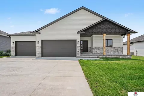 7315 Isidore Dr, Lincoln, NE 68516