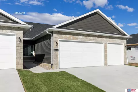 10710 Majestic Ln, Lincoln, NE 68527