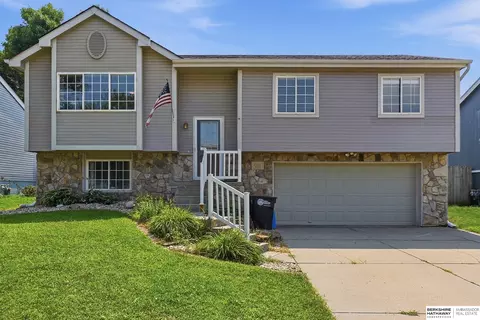 11117 Martin Ave, Omaha, NE 68164