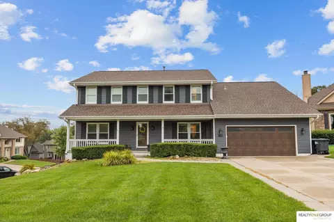 17305 Welch Cir, Omaha, NE 68135