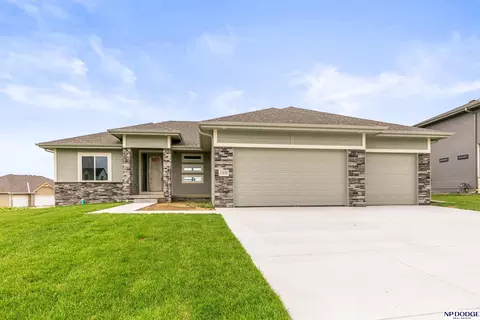 12630 Schirra St, Papillion, NE 68046