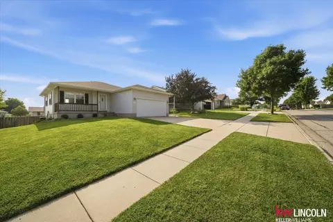 1720 SW 33 St, Lincoln, NE 68522