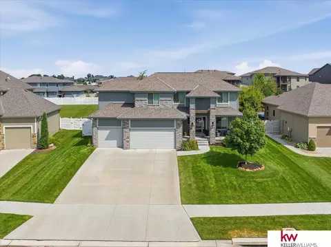 10409 S 106th St, Papillion, NE 68046