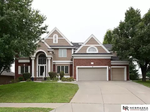 16302 Hartman Ave, Omaha, NE 68116