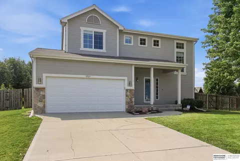 9707 Margo St, La Vista, NE 68128