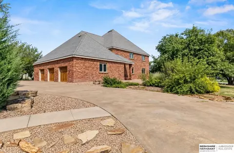 6525 Rolling Hills Ct, Lincoln, NE 68512