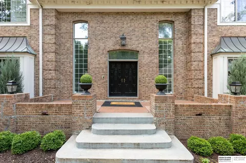 1110 S 112th Plz, Omaha, NE 68144