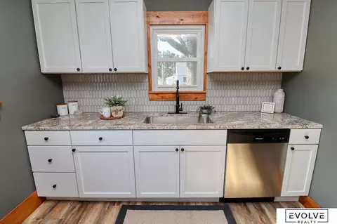 Kitchen - 1712 Ella St, Beatrice, NE 68310 photo 4 of 6