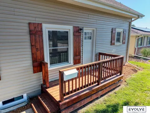Exterior - 1712 Ella St, Beatrice, NE 68310 photo 2 of 4