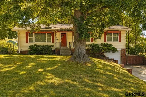 1601 N 60th St, Omaha, NE 68104