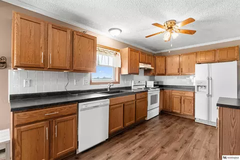 Kitchen - 26110 W Maple Rd, Waterloo, NE 68069 photo 2 of 5