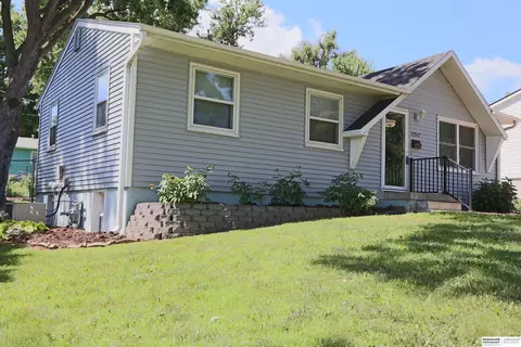 12517 B St, Omaha, NE 68144