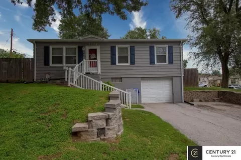 7413 S 76th Ave, La Vista, NE 68128