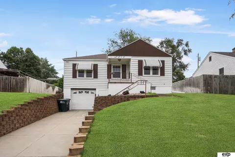 2109 S 47th St, Omaha, NE 68106