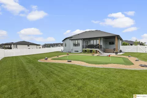 Exterior - 1405 W Beartooth Dr, Lincoln, NE 68521 photo 5 of 8