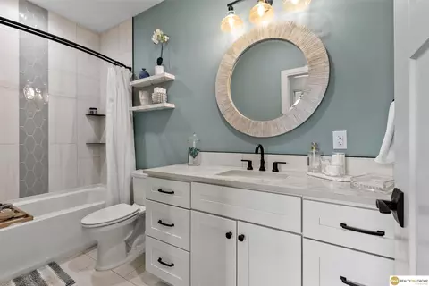 Bath - 1405 W Beartooth Dr, Lincoln, NE 68521 photo 1 of 4