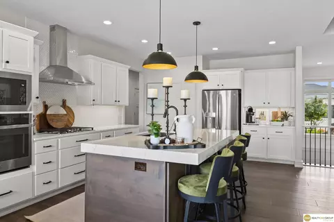Kitchen - 1405 W Beartooth Dr, Lincoln, NE 68521 photo 3 of 8