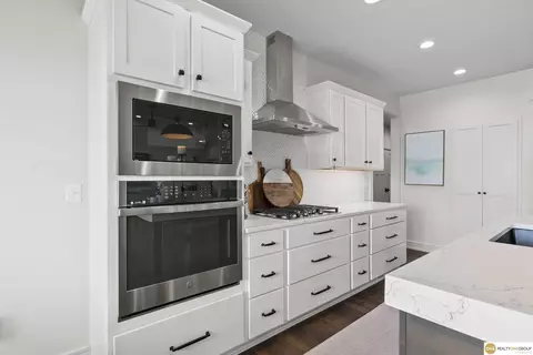 Kitchen - 1405 W Beartooth Dr, Lincoln, NE 68521 photo 4 of 8