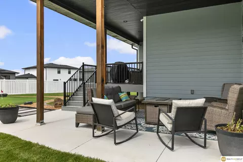 Exterior - 1405 W Beartooth Dr, Lincoln, NE 68521 photo 3 of 8