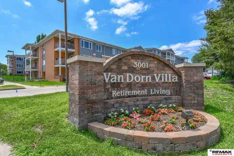 3001 S 51st Street Ct #467, Lincoln, NE 68506