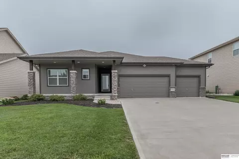4213 S 213th St, Elkhorn, NE 68022