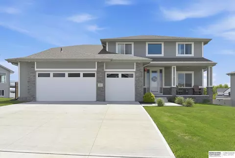 12615 Schirra St, Omaha, NE 68138