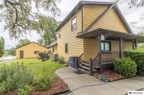 15515 6th St, Plattsmouth, NE 68048