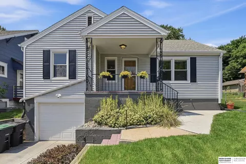 844 S 50th St, Omaha, NE 68106