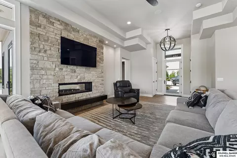 Living - 28401 Laurel Cir, Valley, NE 68064 photo 3 of 4