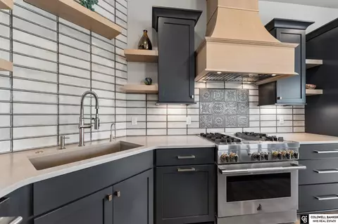 Kitchen - 28401 Laurel Cir, Valley, NE 68064 photo 6 of 6