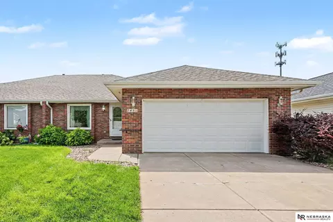 7451 S 28th St, Lincoln, NE 68516