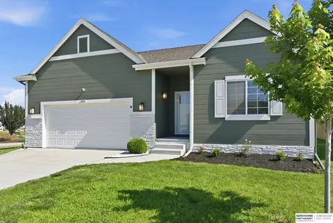 21214 Polk St, Elkhorn, NE 68022