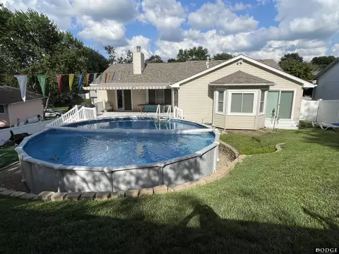 6325 Briar Rosa Dr, Lincoln, NE 68516